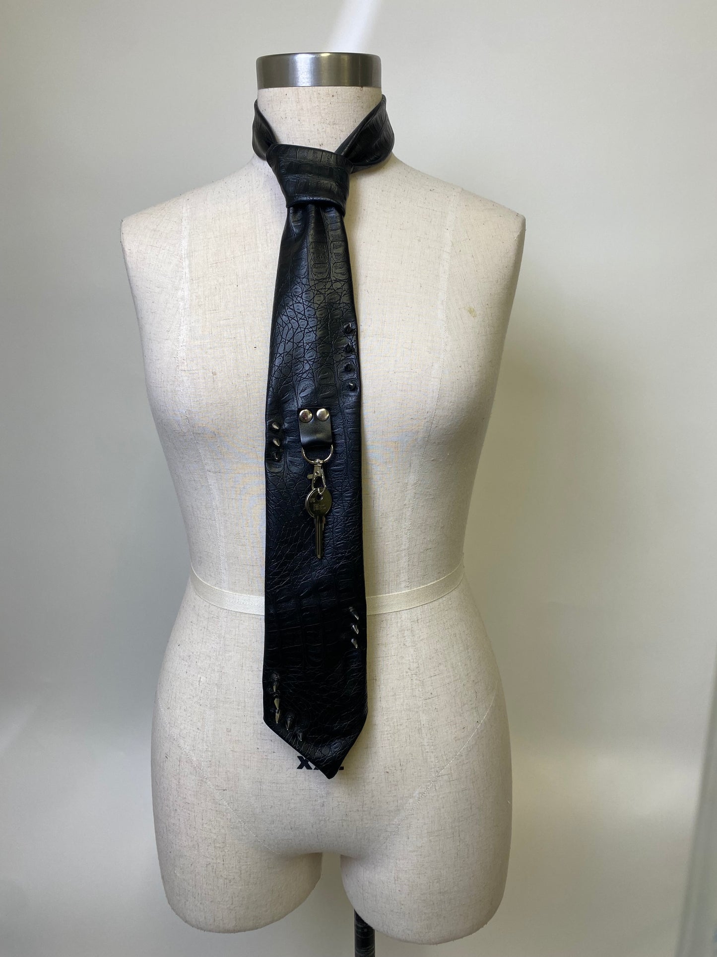 365, Party Girl Tie