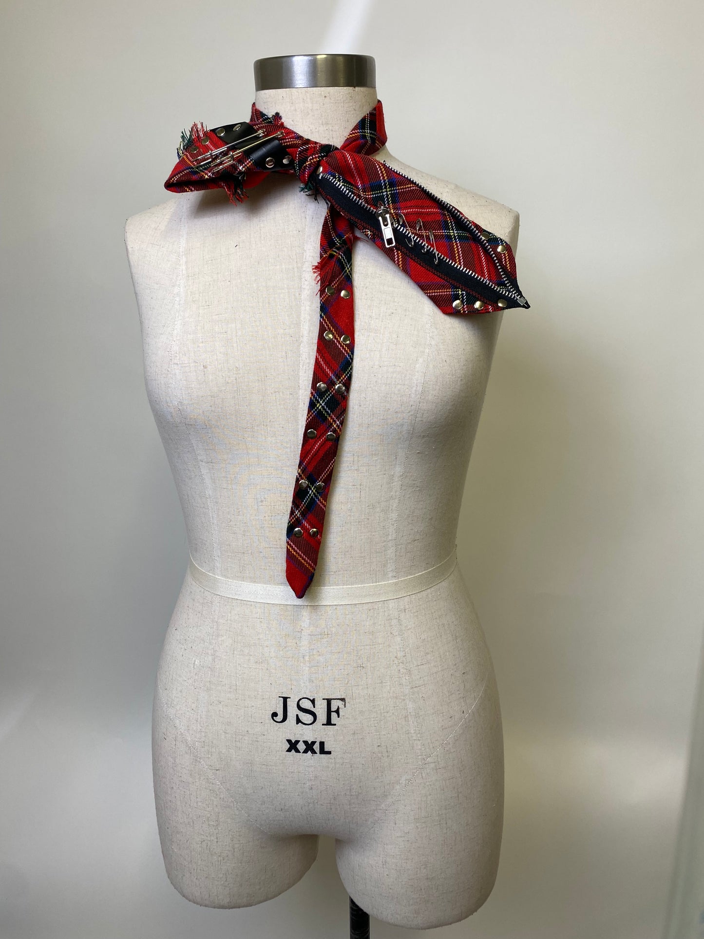 Vivienne Tie